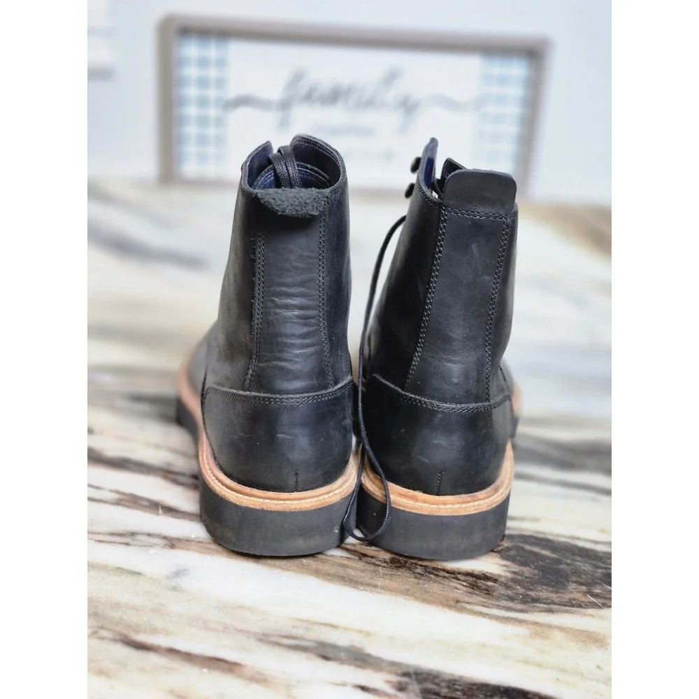 Cole Haan Mens Black Leather Lace Up Boots Vibram Gumlite Sole 8.5 M Combat